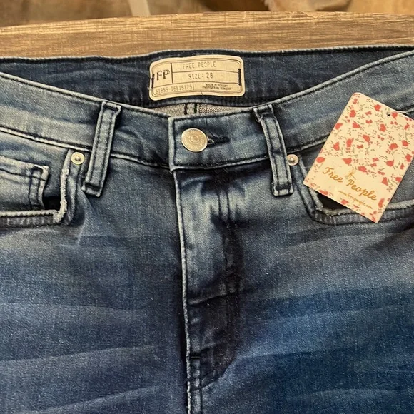 BNWT FREE PEOPLE Women's JEANS SIZE 28 - Picture 2 of 7